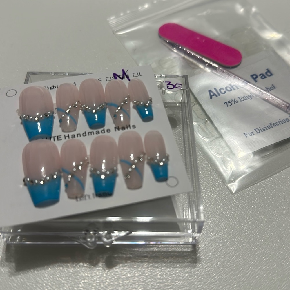 Brand New Hand Made Press on Nails # 30